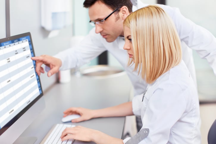 Coding billing. Medical bill. Advantages to work as an it specialist. Медицинские кодировщики. Врач за компом.